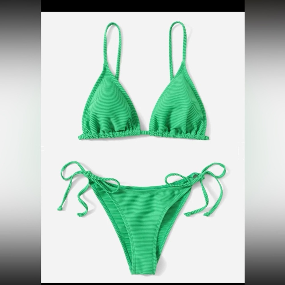 Green shein bathing suit!!💚